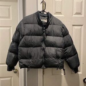 REI puffer jacket fits like small/medium, zipper pockets plus interior pocket!